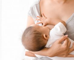 授乳後の垂れ乳の原因と治し方。ナイトブラ やケア方法を紹介